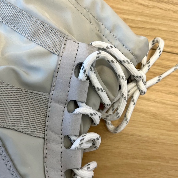 LIKE NEW! PALLADIUM Pampa Hi Blitz lace up Boots - women’s size 6.5 - EUC - Picture 4 of 8